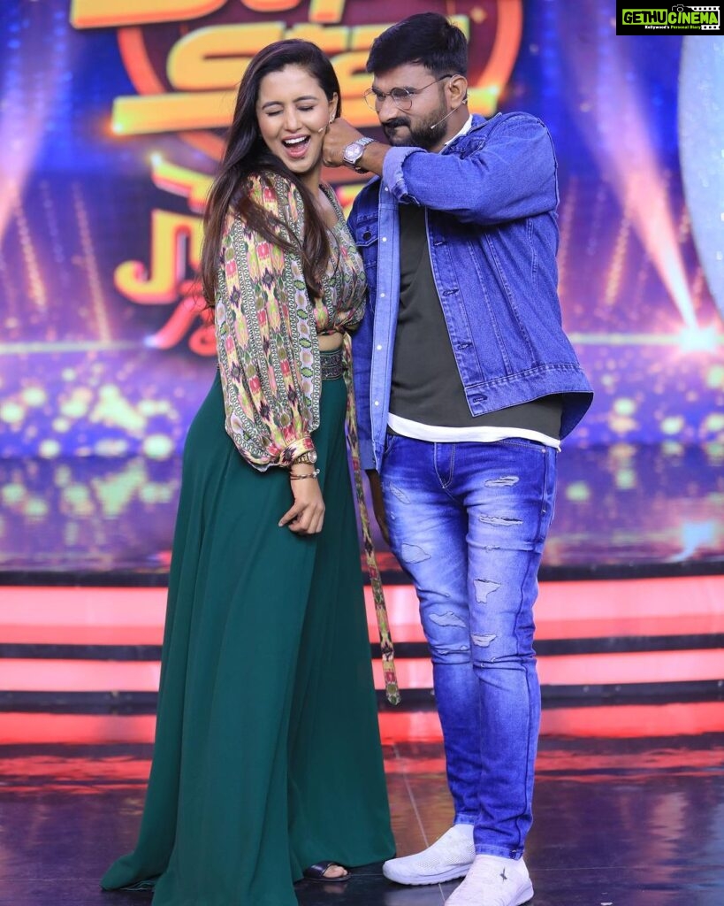 Neha Gowda Instagram - Once again coming to entertain you all with a fun filled content !! With a sister brother duo !! This Sunday on star Suvarna !!! #sunday #special #fun COSTUME COURTESY- @dharaa.in