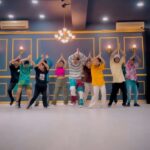 Neha Kakkar Instagram - Jamna paar 😍 . . 📍 @nm_dance_studio_ #jamnapaar #dance #tonykakkar #nehakakkar #trending #hookstep #newtrend #explorepage #instagram #reelsvideo #reels #bollywood Mumbai, Maharashtra