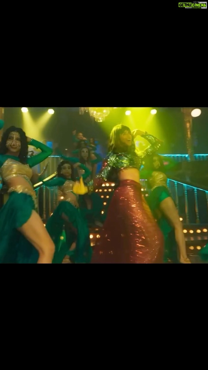 Neha Kakkar Instagram - Did you check out #Jamnapaar from the movie #Dreamgirl2 ? Go enjoy the movie in the theatres near you! ♥️ @ayushmannk @ananyapanday @ektarkapoor @writerraj @shobha9168 @balajimotionpictures @meetbrosofficial @kumaarofficial @gaurisathe @annukapoor @pareshrawalofficial @vijayraazofficial @nowitsabhi @rajpalofficial #GovardhanAsrani #ManojJoshi @seemabhargavapahwa @oyemanjot @anirudh_k_sharma @krishanurathore @nareshkathooria @uddipansharma_ @boscomartis @zeemusiccompany