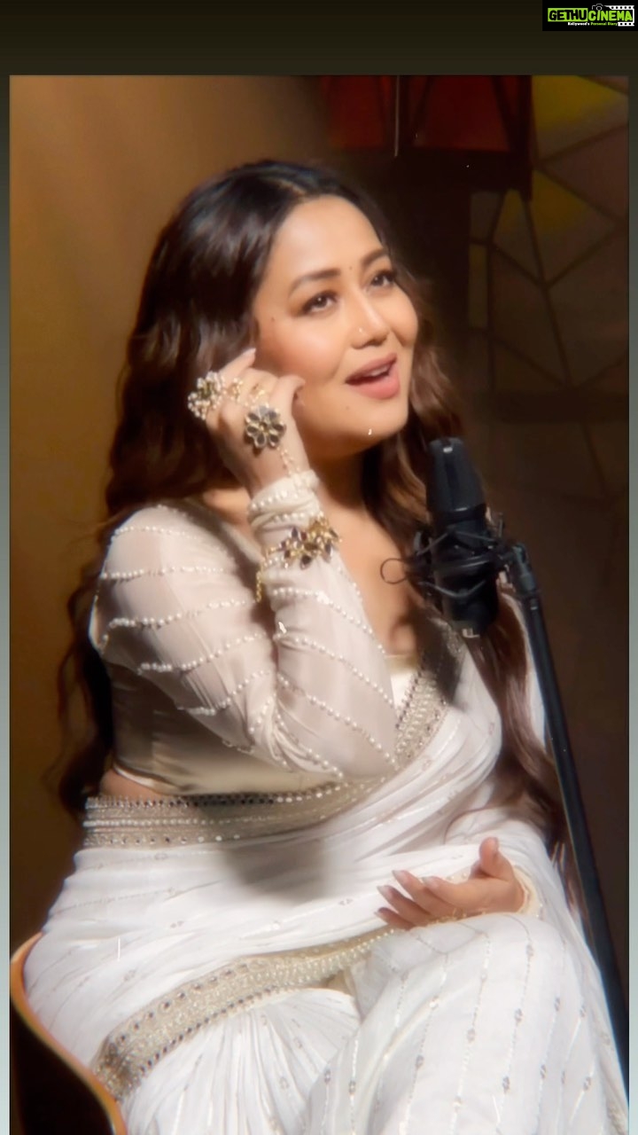 Neha Kakkar Instagram - Aan Milo Sajna 🤍 #Gadar2 @zeemusiccompany