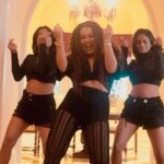 Neha Kakkar Instagram - 1 million reels! Thank you all 😍🙏🏼 Great Job! @tonykakkar @tonyjrlive What choreography! @adil_choreographer @serene_subarno The cute girls dancing with me are @a_squad.__ ♥️
