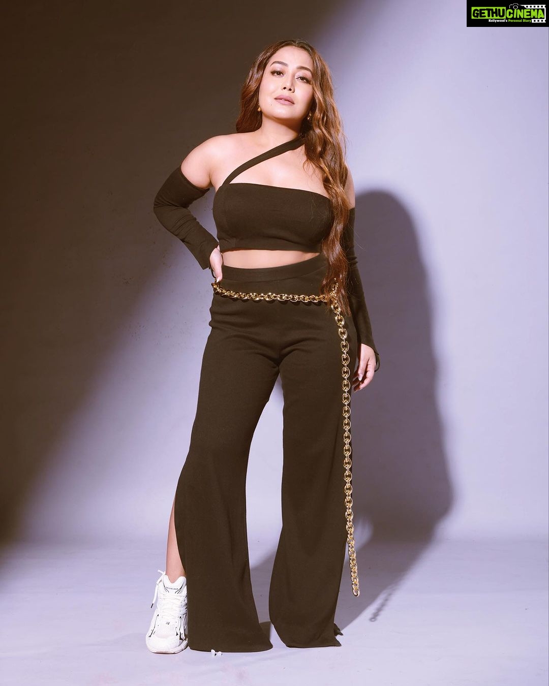 Neha Kakkar Instagram - Fun fact: I gifted myself these hot Balenciaga shoes after our song #Balenciaga became a huge hit!! We must love and pamper ourselves as much as we can ♥️ @_jimmyzdesigner_ @ritikavatsmakeupandhair @nargis9052 @anurag_kabburphotography