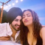 Neha Kakkar Instagram - Back in town from the Best holidays spent with Hubby!! @rohanpreetsingh ♥️