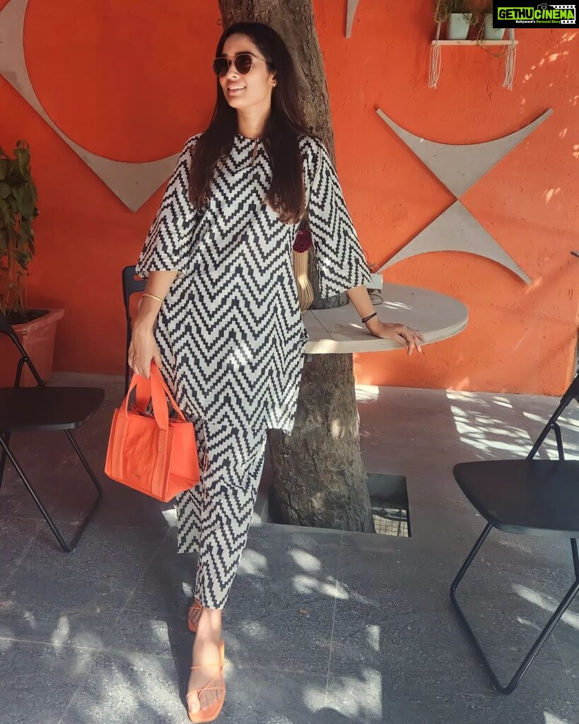 Neha Saxena Instagram - Easy breezy summer fit🌞