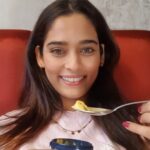 Neha Saxena Instagram – Comfort is bigggg thing 😛
.
.
.
.
#funfacts #relationship #comedy