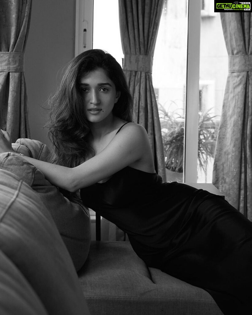 Nidhi Shah Instagram - Sometimes you’ll find it’s better black and white 🤍 . . . 📸 - @theguywithacanon Wearing - @massimodutti . #blackandwhite #black #monochromatic #potraits #candid #picoftheday #instagood #instadaily #instgram #nofilter #nofilterneeded