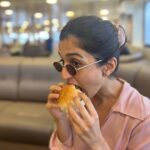 Nidhi Shah Instagram – You can take a girl out of mumbai but you cannot take mumbai out of a girl 🥹 monsoons and vada pao 🤤 swear by them 
Alibaug – 7.7.2023 ❤️ Alibag Beach
