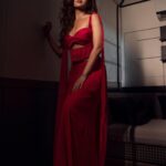 Nidhi Shah Instagram - Glammed up for STAR PARIVAAR AWARDS❤️❤️ . . . Makeup - @makeupbymahekbhatt Hairby - @nayanhair Styled by - @juhi.ali Outfit - @karishmaashita Earrings - @mkjewels_india Ring and bracelets - @kushalsfashionjewellery 📸 - @arindamsikdar . . . #starparivaarawards #news #glammakeup #instagood #instagram #pictureoftheday #picofday #instalike #viralpost #starplus
