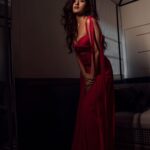Nidhi Shah Instagram - Glammed up for STAR PARIVAAR AWARDS❤️❤️ . . . Makeup - @makeupbymahekbhatt Hairby - @nayanhair Styled by - @juhi.ali Outfit - @karishmaashita Earrings - @mkjewels_india Ring and bracelets - @kushalsfashionjewellery 📸 - @arindamsikdar . . . #starparivaarawards #news #glammakeup #instagood #instagram #pictureoftheday #picofday #instalike #viralpost #starplus