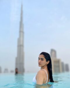 Nidhi Shah Instagram - Got it how I want it 💕 
.
.
.
.
#amazingview #burjkhalife #dubai #travelling