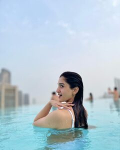Nidhi Shah Instagram - Got it how I want it 💕 
.
.
.
.
#amazingview #burjkhalife #dubai #travelling