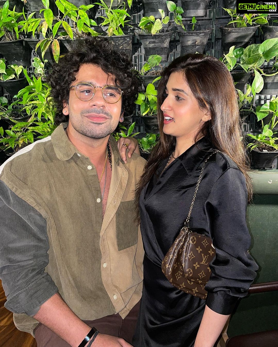 Nidhi Shah Instagram - K…K..K….KINJAL… Sapna hai ya haqiqat.. Toshu ka pyaar….kya hogaa kamyaab..🤪❤️🙈😅🧿🤞🚨🥰🌟🎬⭐️ #anuapama #toshu #kinjal #story #newstory #reellove #explorepage #fun #masti #night #photodump #ondemand #nofilter #laughter #blur #gratitude