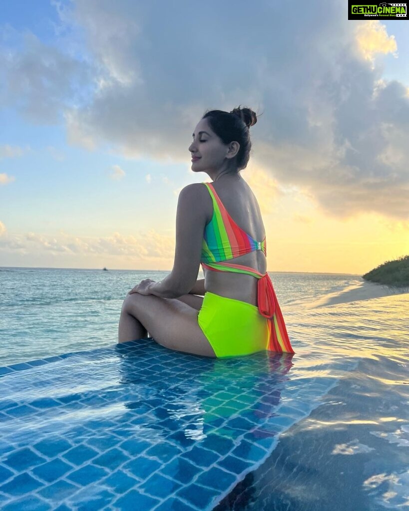 Nikita Dutta Instagram - Embracing those tan lines 🩷💛💚🧡 . . . . . Wearing @mezzalunafashions Styled by @jaferalimunshi assisted by @ankitha_chauhan @sr_styleco . 📍: @hideawaybeachmaldives @signaturecollectionmaldives @lilytoursmaldives