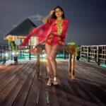 Nikita Dutta Instagram - Letting the night skies and sea breeze do the talking 🌺🌸🌼 . . . . . Wearing @babitamalkani styled by @jaferalimunshi 📍: @signaturecollectionmaldives @hideawaybeachmaldives @lilytoursmaldives Holiday courtesy @supersonex @kandugurua