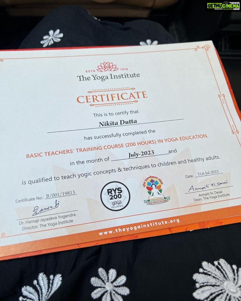 Nikita Dutta Instagram - July was a month when I was supposed to take a long vacation to switch off for a while. But I chose to address something that has been on my mind for a very long time. The timing seemed right and I signed up for the 200 hour teacher’s training course at @theyogainstituteofficial Last 30 days have been all about learning and unlearning. This includes going back to books to study, waking up early to practise and reflecting on each day. I have so much gratitude and joy to be recognised as a certified teacher from today onwards. While I get back to the chaos of this shooting life, I will try to carry this experience with me throughout. 😇🙏