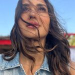 Nikita Dutta Instagram - I am filled with multiple emotions while posting this since it’s a wrap on #GharatGanpati Really grateful to each and every person who has been a part of this film for welcoming me in the Marathi world with an open heart and helping me in their own capacity. Will cherish every moment I have spent on this set for a lifetime. See you at the movies 😇🫶🙏 @navigns