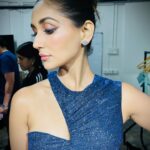 Nikita Dutta Instagram - ✨💖✨ Skin on glow Liner on fleek Sparkle on me It is as you see . #BTS #unedited #Raw