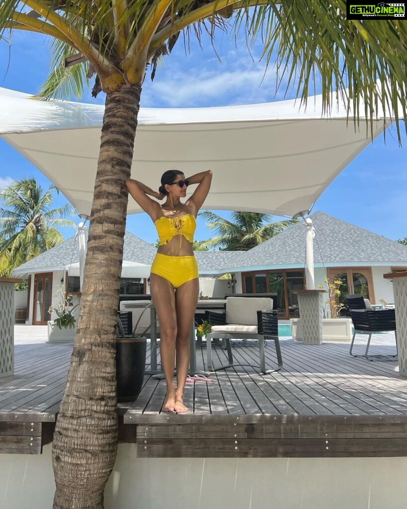 Nikita Dutta Instagram - The no filter island life. 🌼🌸 . . . . Styled by - @jaferalimunshi Assisted by - @ankitha_chauhan @sr_styleco Swimsuit - @Mezzalunafashions 📍: @hideawaybeachmaldives @signaturecollectionmaldives @lilytoursmaldives