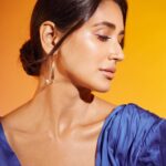 Nikita Dutta Instagram - Thoda blue, thoda true 🤌 💙 . . . 📸: @saurabh_sonkar Styled by @malvika_tater Assisted by @vrutiiiiiiii MUA: @yashaswinigupta_makeup Hair: @hairloom_by_akanksha Dress: @ranbirmukherjeeofficial Jewellery: @the_bling_girll X @offbeatmediain