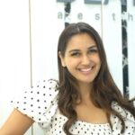 Nikita Dutta Instagram - I can’t stop smiling! 😁 Just had the Zoom Teeth Whitening treatment at @blancoaesthetics and my teeth have never looked better. If you’re looking for a quick and easy way to upgrade your smile, I highly recommend visiting @smilesbydrreshma She has been a dream in dealing with all my dental fears! Thank you for helping me with this @supersonex 🫶🙏 #ZoomZoomWhitenWhiten #SmileBrightLikeADiamond #BlancoAesthetics #TeethWhiteningGoals 🦷✨