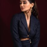 Nikita Dutta Instagram - The eye contact you get incase the vibes are mismatched 😬✌️ . . . 📸: @palashsverma Styled by @jaferalimunshi Assisted by @somyaaa.23 Make up: @hairandmakeupbypinks Hair: @hairstylebysudha Outfit- @ranbirmukharjeeofficial Earings- @azotiique