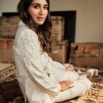 Nikita Dutta Instagram - I want the same confidence in life that I have while wearing white and thinking I won’t dirty it. 👻 🤍 . The stats say 9/10 times I dirty it 🤫 . . . 📸: @saurabh_sonkar HMU: @mitavaswani @rasilaravariamua Styled by @vidyulaa Assisted by @she_bohemian_ Blazer: @themudy.official Trousers: @anjum_khanofficial Earrings: @houseofmitti Shoes: @londonrag_in