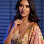 Nikita Dutta Instagram - Got wrapped in some flower power 💐 🥰 . . . For @fablookmagazine Editor & Founder @milliarora7777 @ankkit.chadha2222 Saree from @bandhanitraditionbyahasan Styled by @milliarora7777 Assisted by @styled_by_tanisha Mua @dishisanghvii Hair @amuthevar Shot by @tanvivoraphotography