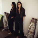 Nikita Dutta Instagram – In the process of mastering the art of betraying emotions with eyes 
🖤🖤
.
.
📸 @bharat_rawail