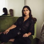 Nikita Dutta Instagram – In the process of mastering the art of betraying emotions with eyes 
🖤🖤
.
.
📸 @bharat_rawail