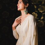 Nikita Dutta Instagram - Current mood: An Ali Sethi playlist 🎶 🤍 . . . . . HMU: @nidhiagarwalmua Styled by @vidyulaa Outfit: @kalkifashion @mintandmilkpr Jewellery: @ishhaara @ascend.rohank 📸: @manii2108