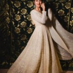 Nikita Dutta Instagram - Current mood: An Ali Sethi playlist 🎶 🤍 . . . . . HMU: @nidhiagarwalmua Styled by @vidyulaa Outfit: @kalkifashion @mintandmilkpr Jewellery: @ishhaara @ascend.rohank 📸: @manii2108