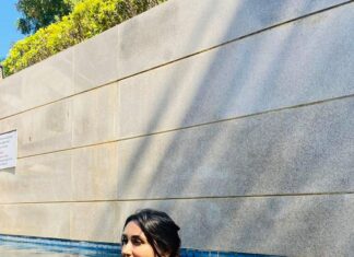 Nikita Dutta Instagram - Soak-stretch-dip-repeat. ☀️🖤 . . . Wearing: @angelcroshet_swimwear