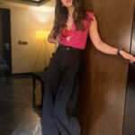 Nikita Dutta Instagram - A little heart there. With some pink ❤️💖 . . HMU: @mitavaswani Styled by- @vidyulaa Outfit by- @freakinsindia @viralmantra Jewellery by- @houseofjskjewels