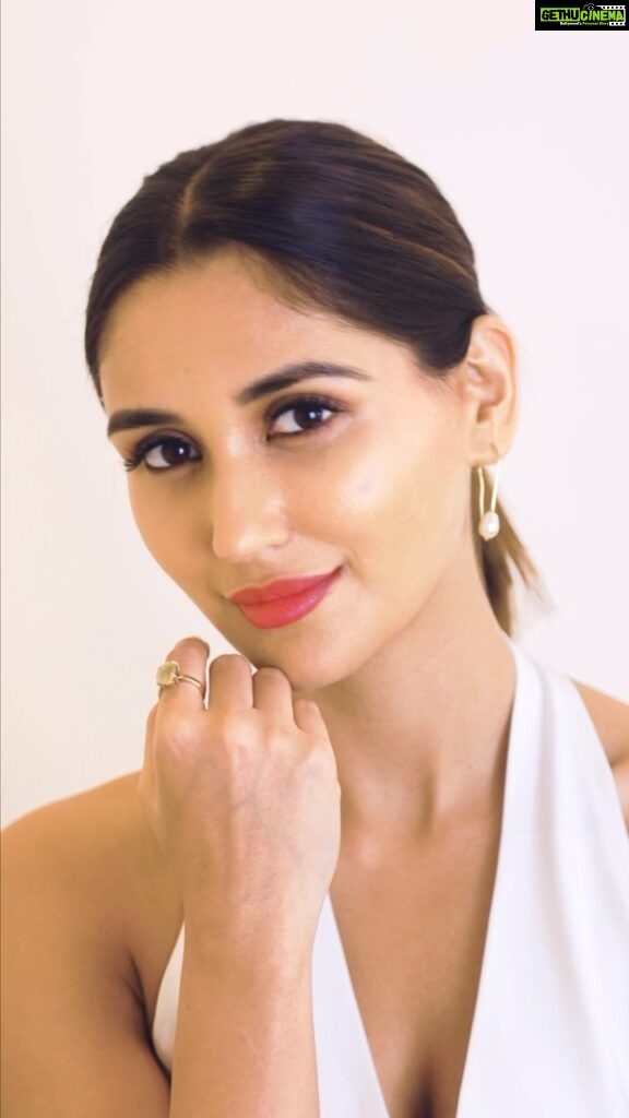 Nikita Dutta Instagram - #AD Color Riche Intense Volume Matte Lipstick Pigmented, powdery & transfer-proof. Long-lasting colour in just one swipe. 16H Volumizing Matte Lipstick with Intense Color Payoff Enriched with Hyaluronic Acid for Plump Lips Get your hands on the collection today! @lorealparis #LorealParisIndia #ColorRicheLipsticks #LorealParis