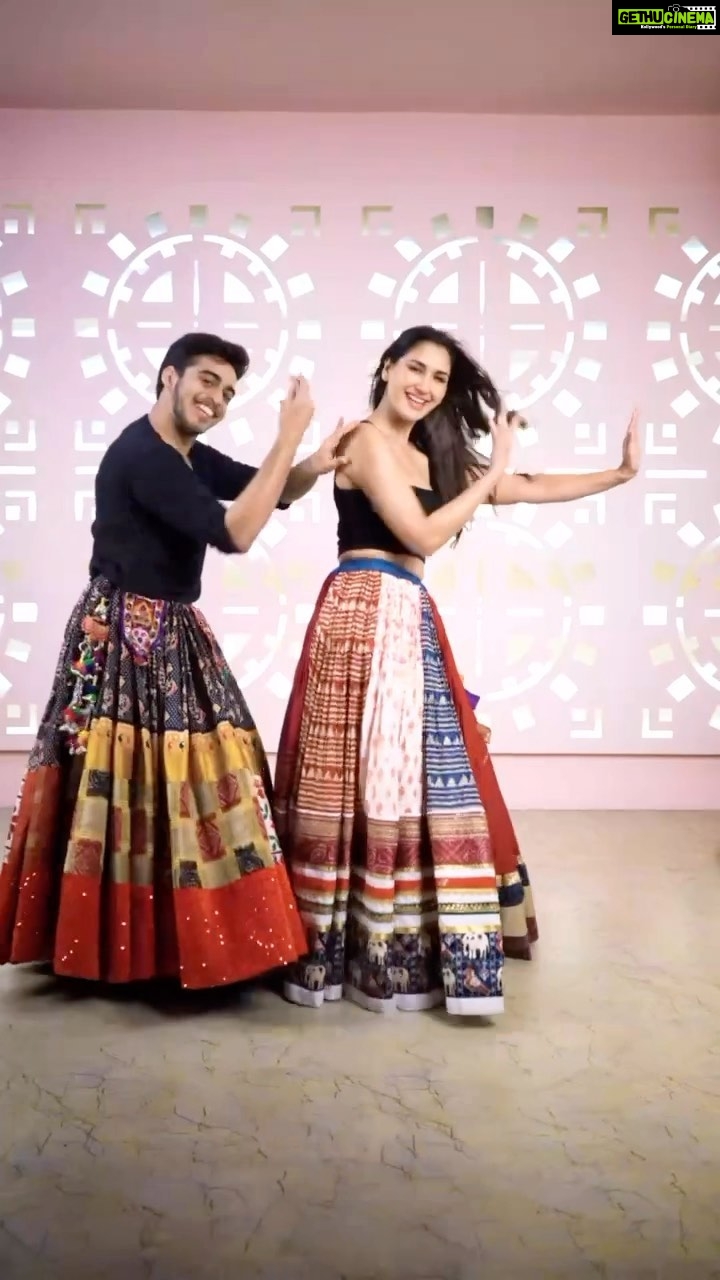 Nikita Dutta Instagram - We both have been in awe of each others performances for a while and were eagerly waiting to collaborate! so here’s a little something together. 🫶🦄 #MenInSkirts Choreography: @jainil_dreamtodance Skirt: @rups_boutique HMU: @makeupbynayan 📸: @roshan_emoflex #jainilmehtachoreography #jainilmehta #nikitadutta