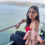 Nikita Dutta Instagram - #PhotoDump Title: got some free time while shooting in a pretty place 👻🦄 . . . #GharatGanpati #IncredibleMaharashtra #ArabianSea #Ratnagiri #Konkan #Sunset