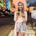 Nikita Dutta Instagram - Chai and Marie biscuit at a tapri on the highway during sunset is a mood. 🤓 ☕️ 🌅 🍪 🛣 . . Capturing credits: @mitavaswani Mangaon