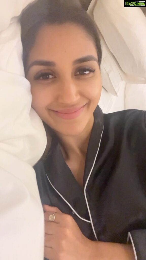 Nikita Dutta Instagram - When you are sick, have a working Christmas weekend and have the family sitting miles away. 🥺🥲