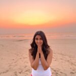 Nikita Dutta Instagram – Day 41: With a wrap for this schedule, my romance with pretty sunsets by the sea also comes to an end. I shall miss you Konkan. 🥲💕🌸
.
.
📸: @bandy_stylebox 
.
.
#GharatGanpati #Konkan #IncredibleMaharashtra #ArabianSea #Sunsets #Guhagar #Palshet Guhagar Beach