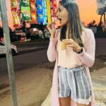 Nikita Dutta Instagram - Chai and Marie biscuit at a tapri on the highway during sunset is a mood. 🤓 ☕️ 🌅 🍪 🛣 . . Capturing credits: @mitavaswani Mangaon