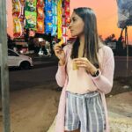 Nikita Dutta Instagram - Chai and Marie biscuit at a tapri on the highway during sunset is a mood. 🤓 ☕️ 🌅 🍪 🛣 . . Capturing credits: @mitavaswani Mangaon