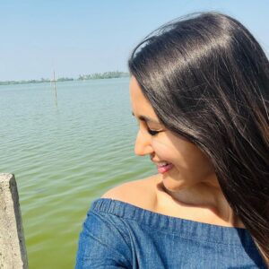 Nikita Dutta Instagram - Did a little sun soaking this morning before going to work! Let’s do this 2023 🦄 🌸 💪 Neendakara