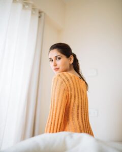 Nikita Dutta Instagram - Adding some orange zest to Monday blues 🍊🧡