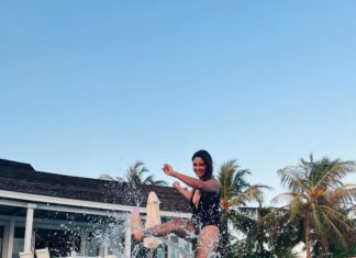 Nikita Dutta Instagram - Life is always better watching sunsets on a beach, while also sitting in a pool 🖤 🌊 . . . #Throwback #Maldives #IndianOcean #hideawaybeachmaldives #signaturecollectionmaldives . . . Outfit by @mezzalunafashions styled by @jaferalimunshi assisted by @ankitha_chauhan @sr_styleco 📍: @hideawaybeachmaldives @signaturecollectionmaldives @lilytoursmaldives
