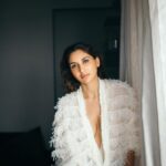 Nikita Dutta Instagram – Every ending that we fear, makes way for the beginning we have prayed for 🤍🤍
.
.
.
.
📸: @bharat_rawail 
💄: @dellsi.mody
👩🏻: @hairstylebysudha 
🥼: @lakshetamodgil