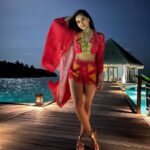 Nikita Dutta Instagram - Letting the night skies and sea breeze do the talking 🌺🌸🌼 . . . . . Wearing @babitamalkani styled by @jaferalimunshi 📍: @signaturecollectionmaldives @hideawaybeachmaldives @lilytoursmaldives Holiday courtesy @supersonex @kandugurua