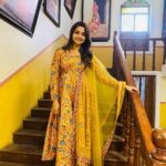 Nithya Ram Instagram – 💛💛💛
Thank you @chakrabortymukta for this beautiful dress☺️