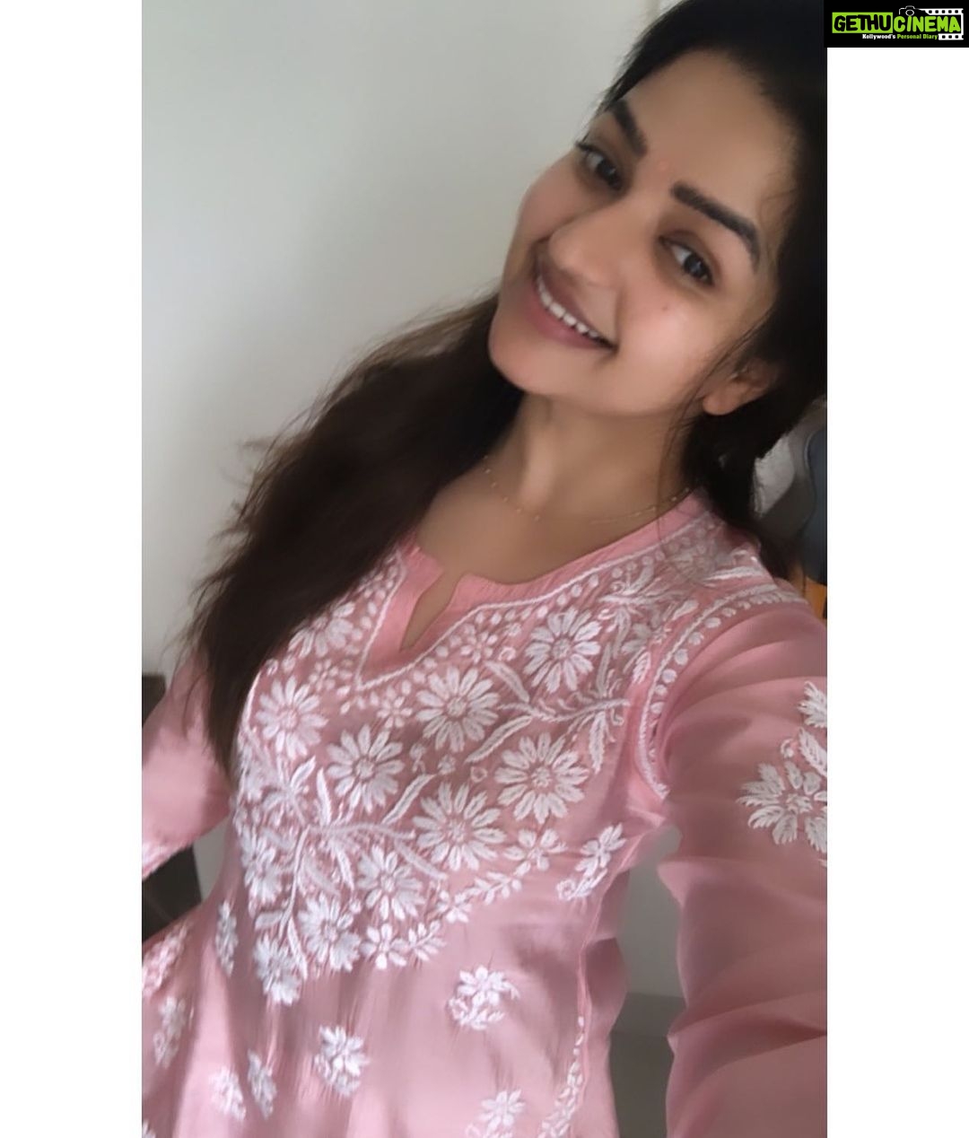 Nithya Ram Instagram - ಸಂಕ್ರಾಂತಿ ಹಬ್ಬದ ಶುಭಾಶಯಗಳು.🌸