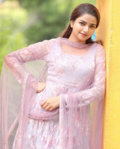 Nithya Ram Instagram - 💟
.
.
.
.
.
👗 by @chakrabortymukta