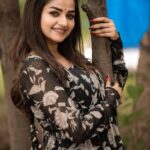 Nithya Ram Instagram - 🖤🤍🖤🤍. . . . . . . . Dress by @chakrabortymukta 🖤 Pc📷 : @skmani_photography 🤍